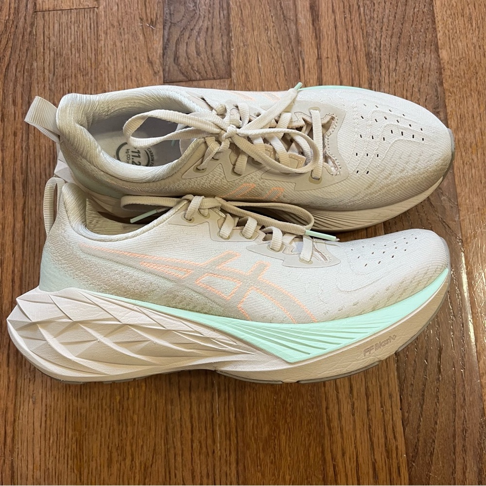 Asics NOVABLAST 4 Women’s Athletic Running Shoes Oatmeal Moonrock Cream Mint 8